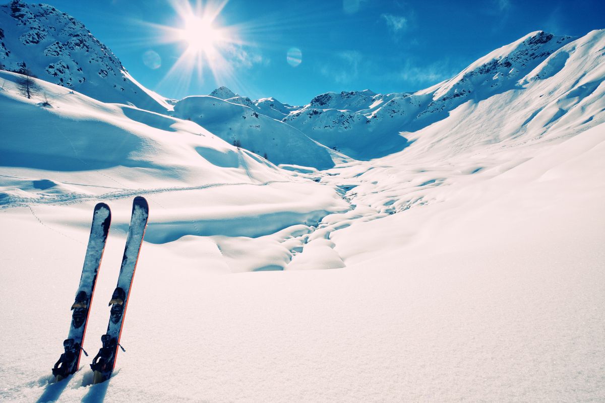 Is it Easier to Ski with Short Skis? Ski Junket